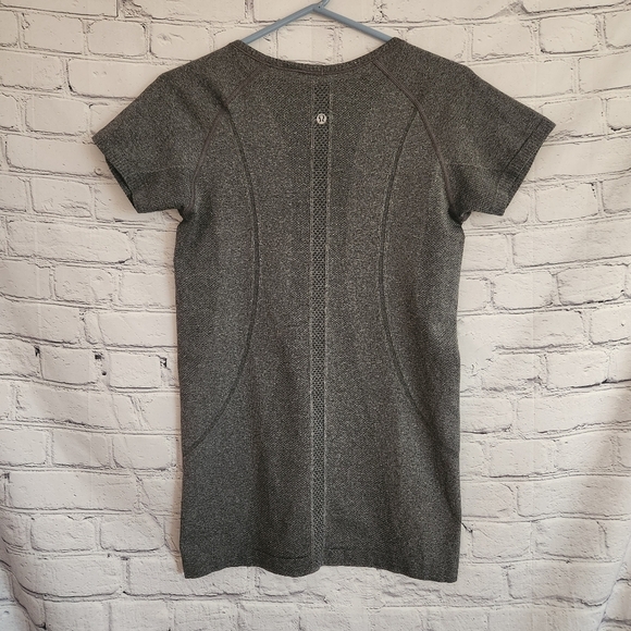 Lululemon Swiftly Tech V Neck - Picture 3 of 6